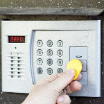 Домофоны обещают установить в марте