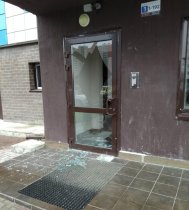 Любой каприз за наши деньги. Опять разбили дверь.